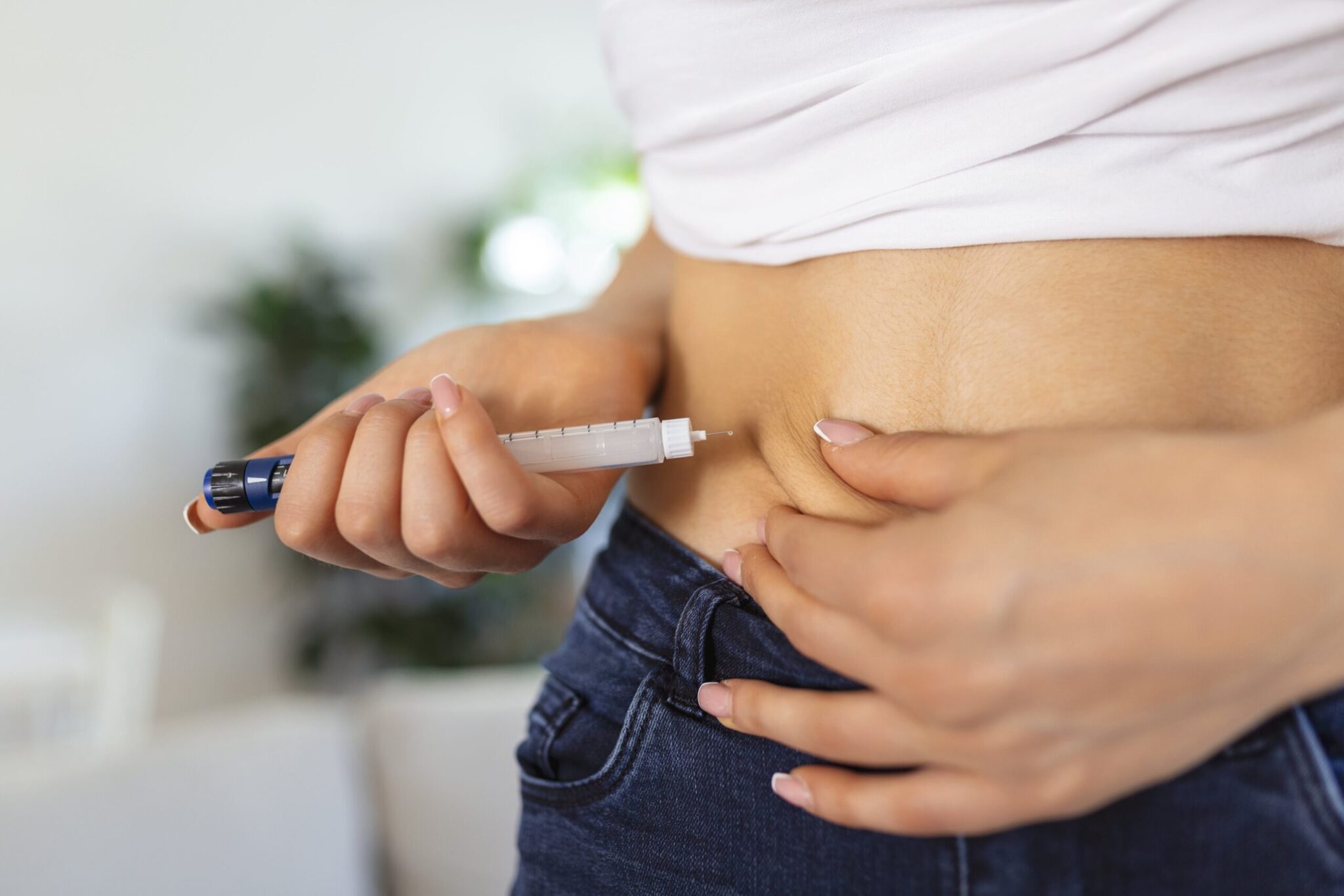 diabetic patient using insulin pen making insulin injection home young woman control diabetes diabetic lifestyle min scaled