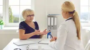 ויוזה או טיפול הורמונלי: התייעצות עם רופאה