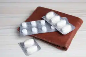 מגשי טבליות על ארנק