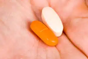 השוואה בין ויוזה לטיפול הורמונלי לגלי חום